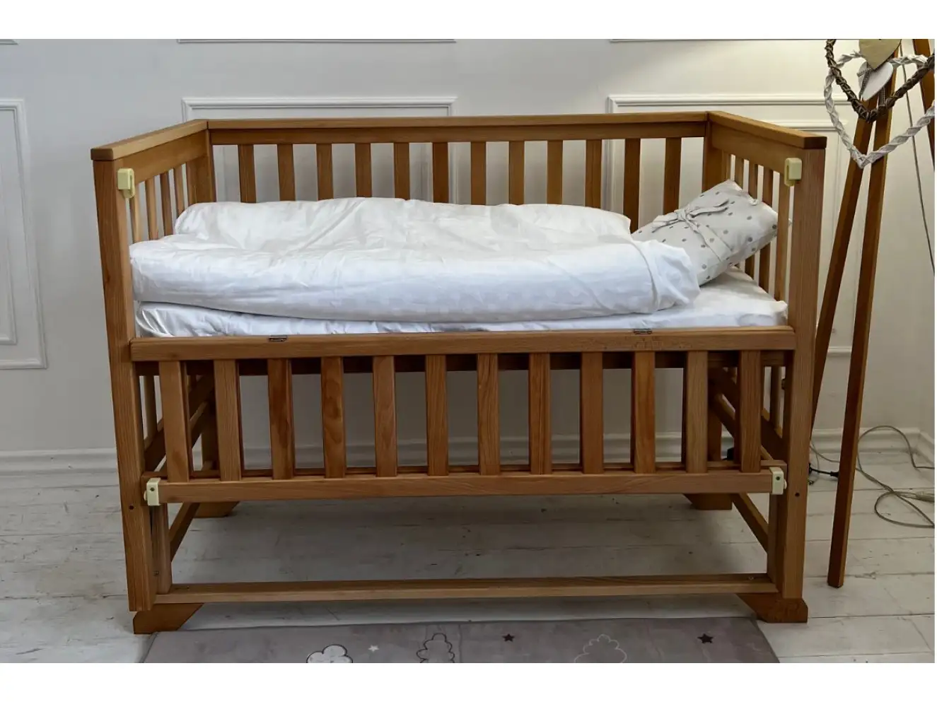 Кроватка для малышей Alex (Алекс) Цвет Натуральный Кроватка для малышей Alex (Алекс) Цвет Натуральный