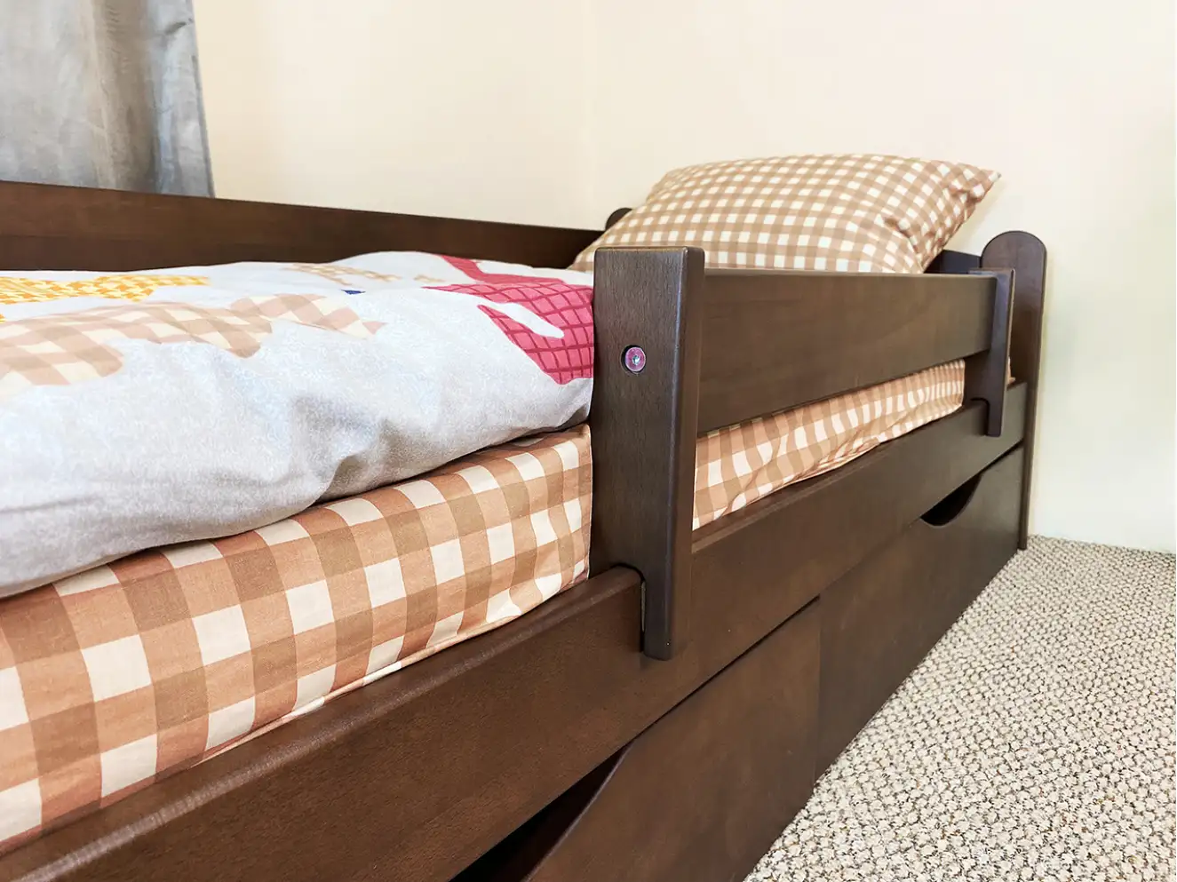 Ліжко дитяче з дерева Злата (бук) Тонований