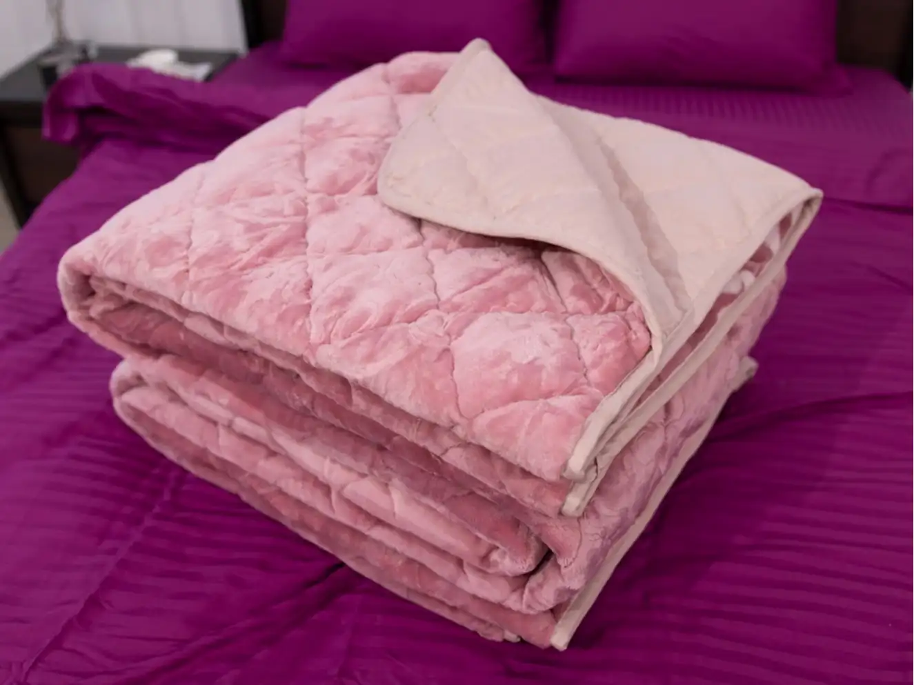 Полуторное флисовое стёганое покрывало Полуторное флисовое стёганое покрывало