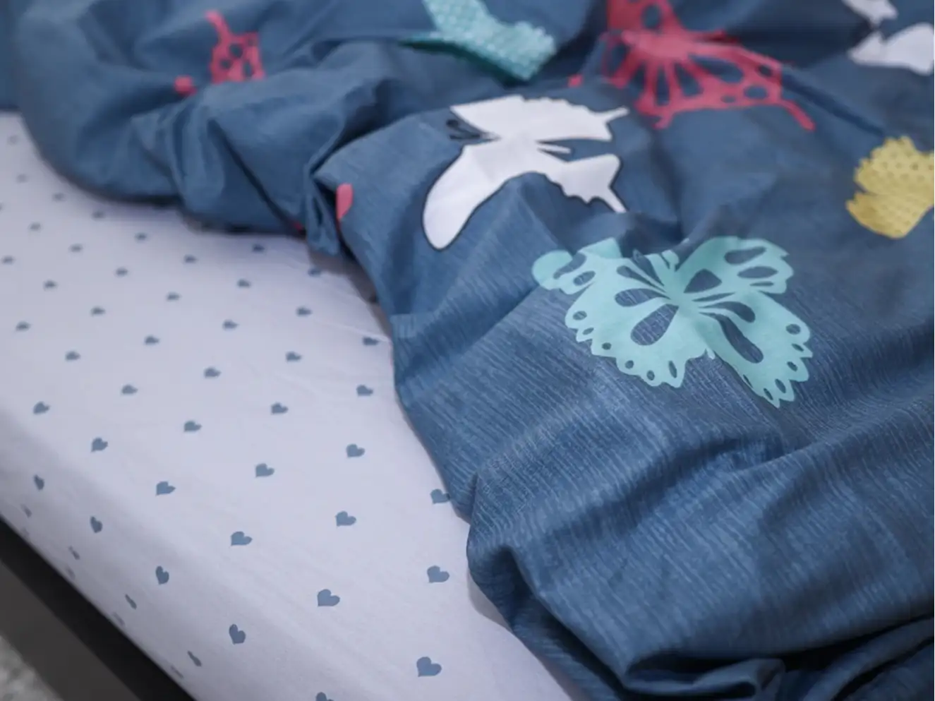 Полуторный набор постельного белья Бабочки 150x220 из Сатина