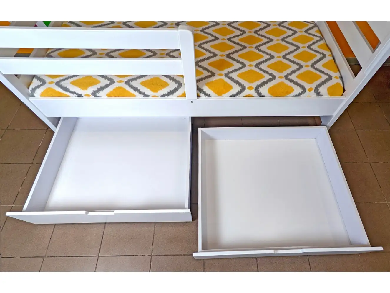 Дитяче ліжко Аврора (масив бука) Колір RAL