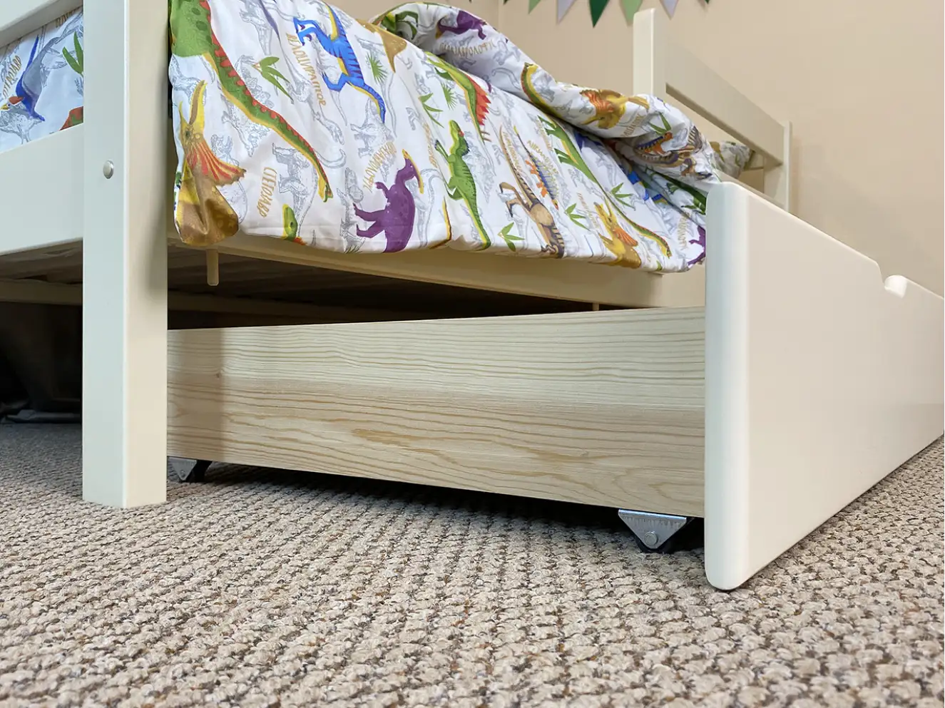 Дитяче ліжко з бортиком Монтана (бук) Колір RAL