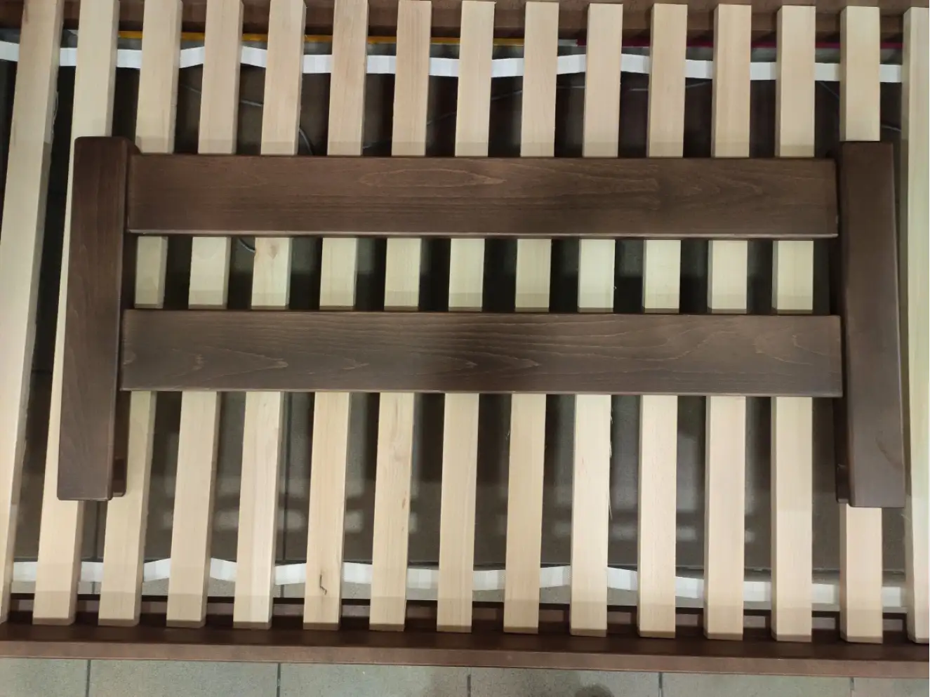 Дитяче ліжко з бортиком Монтана (бук) Колір RAL