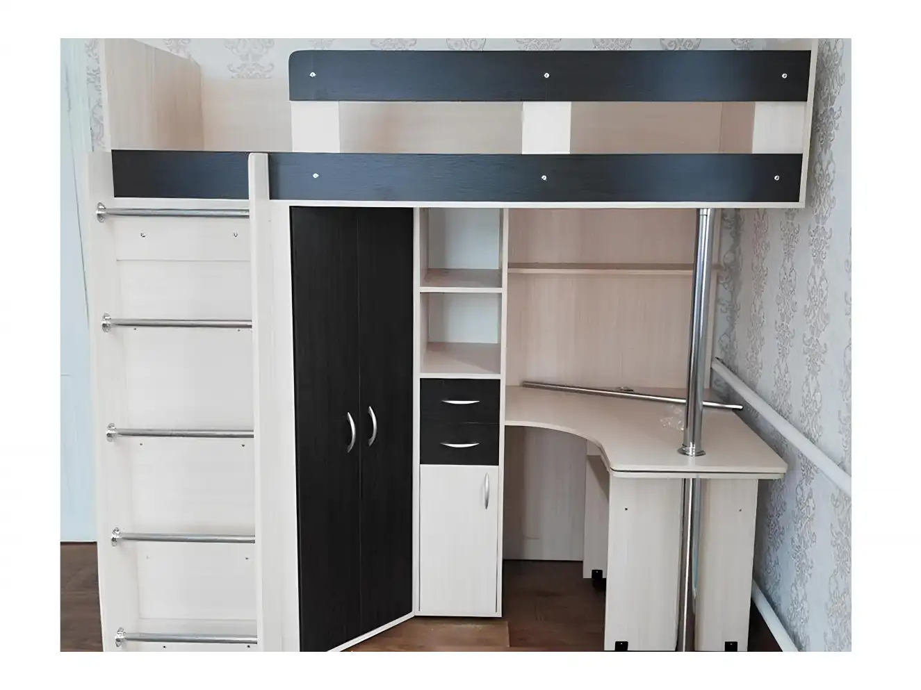 Кровать Чердак Татьяна №2 с угловым шкафом и раскладным столом 