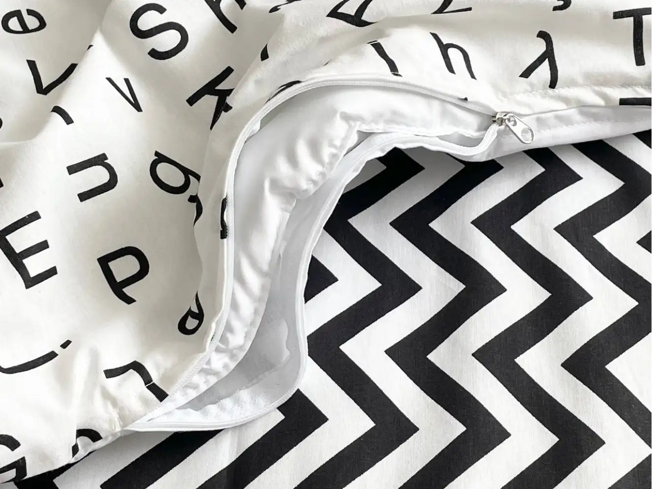 Комплект постельного белья Буквы черные Комплект постельного белья Буквы черные