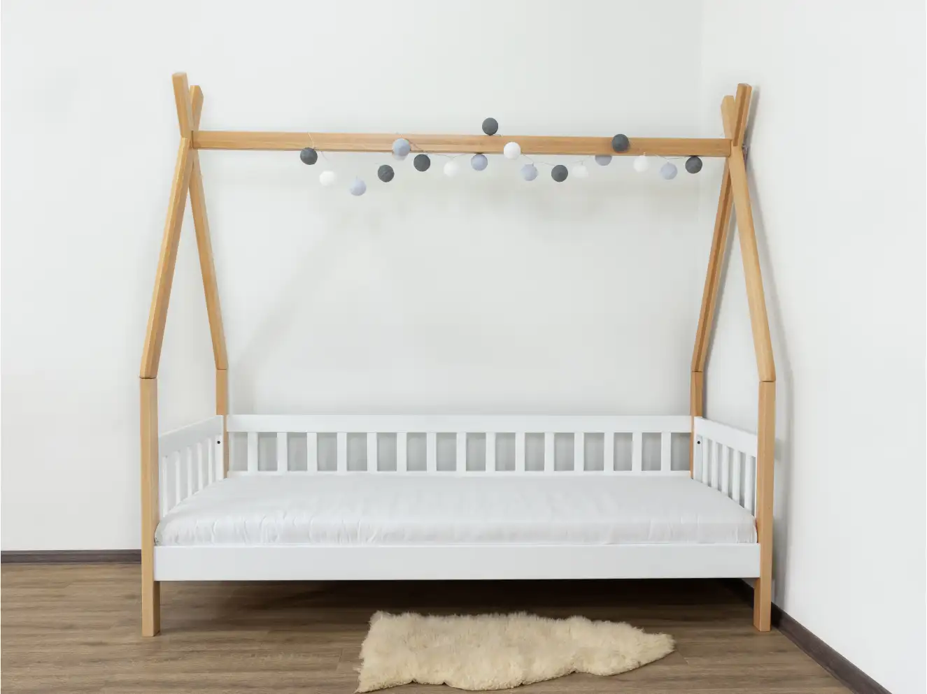 Дитяче ліжко Будиночок Хатинка (бук) 