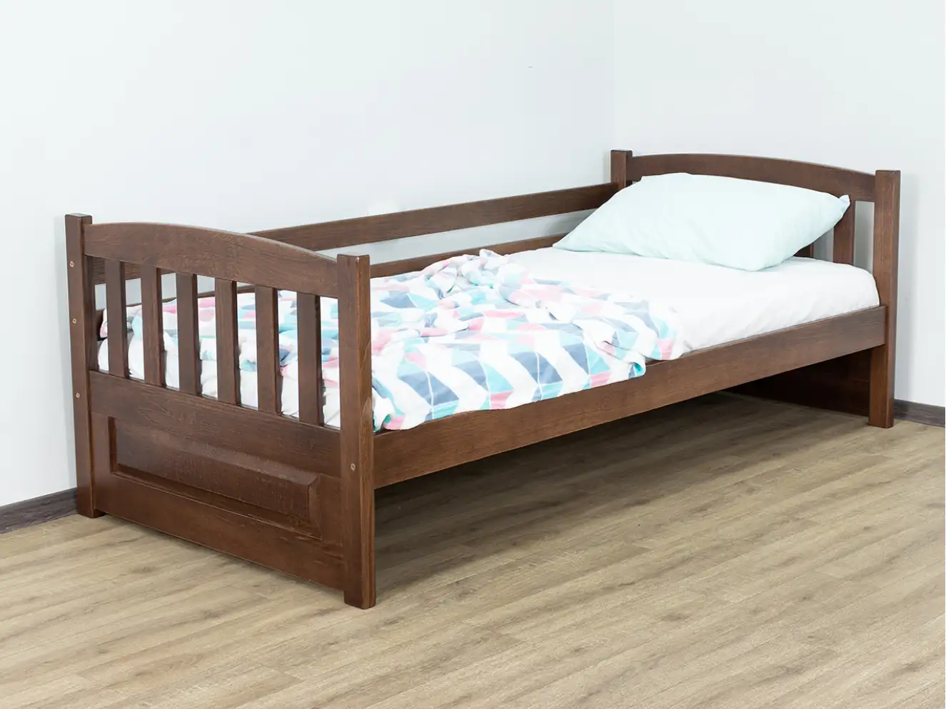 Детская кровать с дерева Немо (бук) 