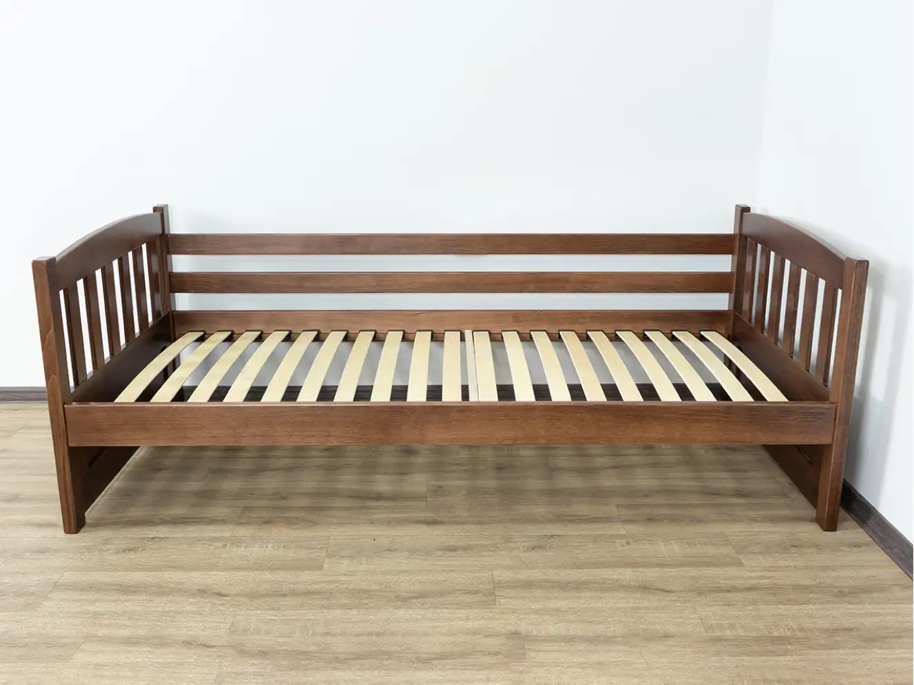 Детская кровать с дерева Немо (бук) 