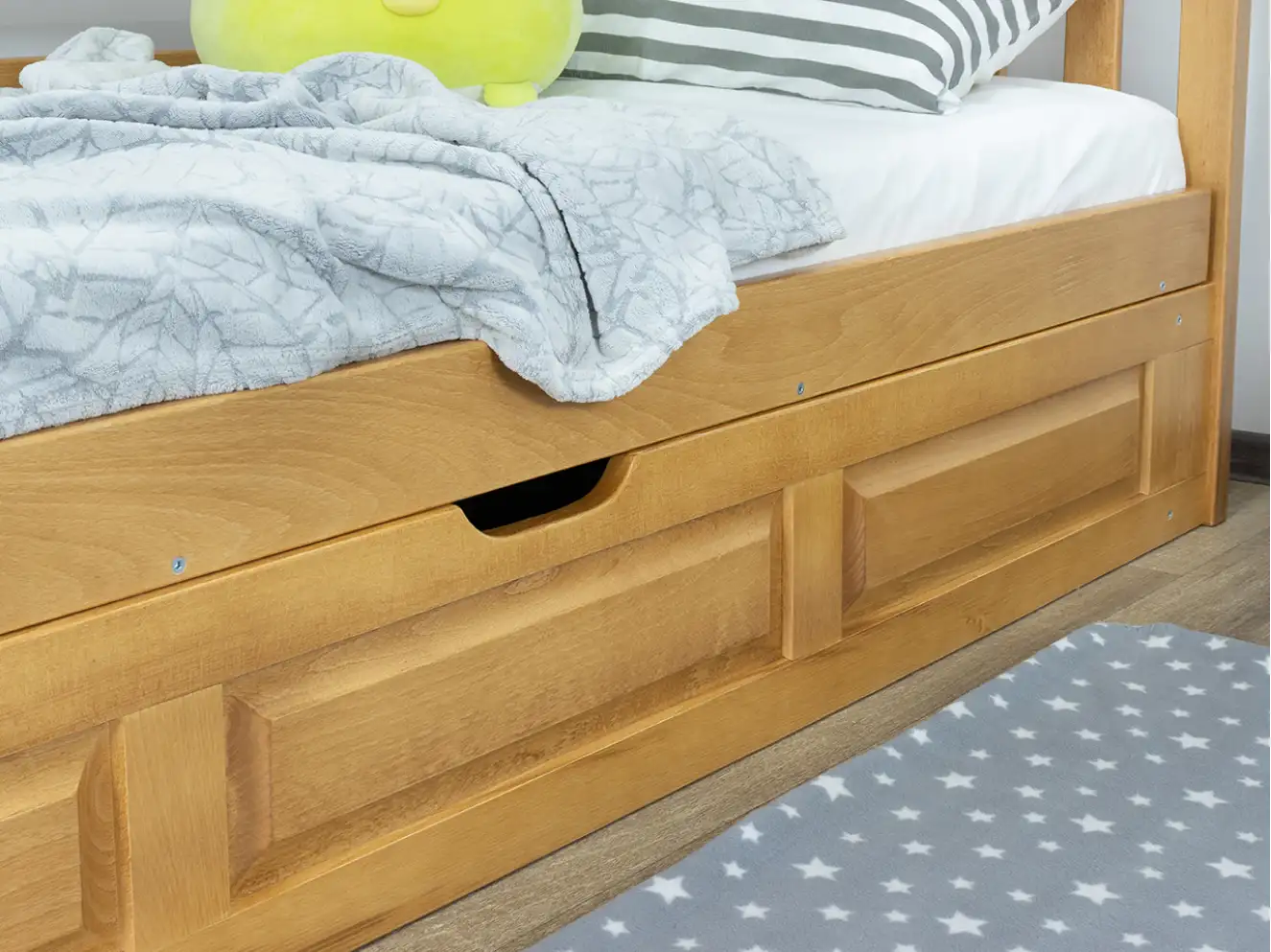 Детская кровать с дерева Немо (бук) 