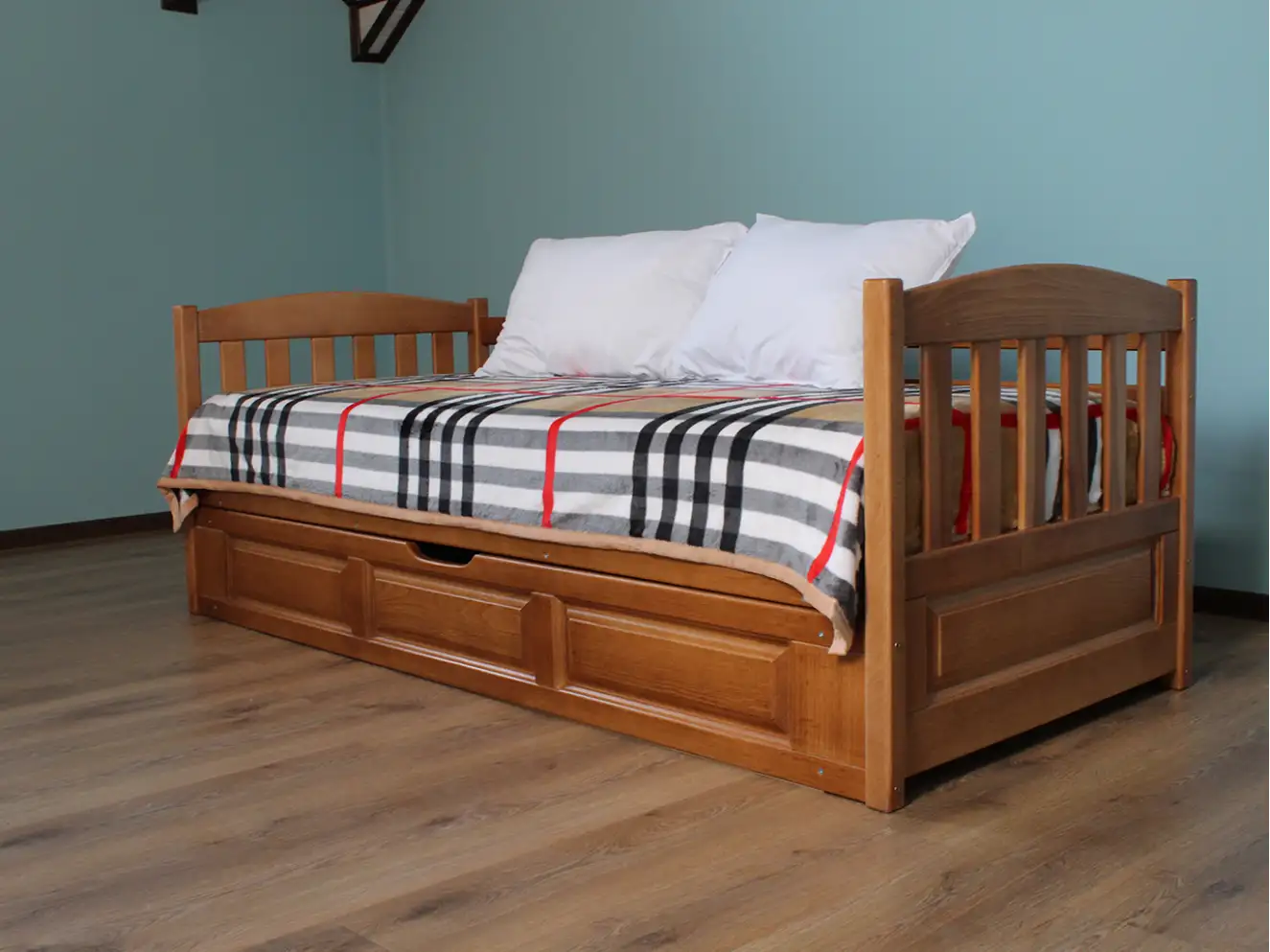 Детская кровать с дерева Немо (бук) 