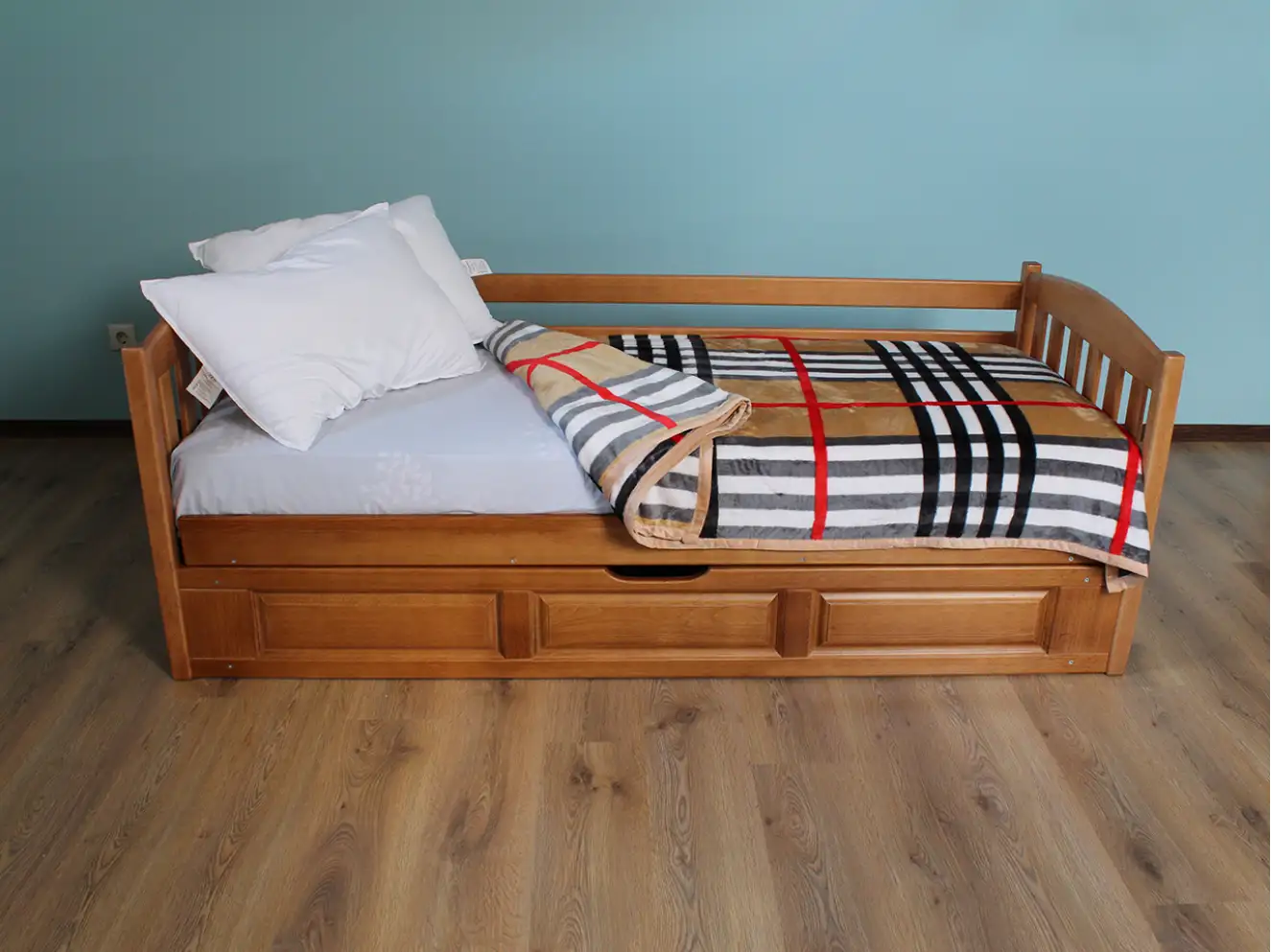 Детская кровать с дерева Немо (бук) 