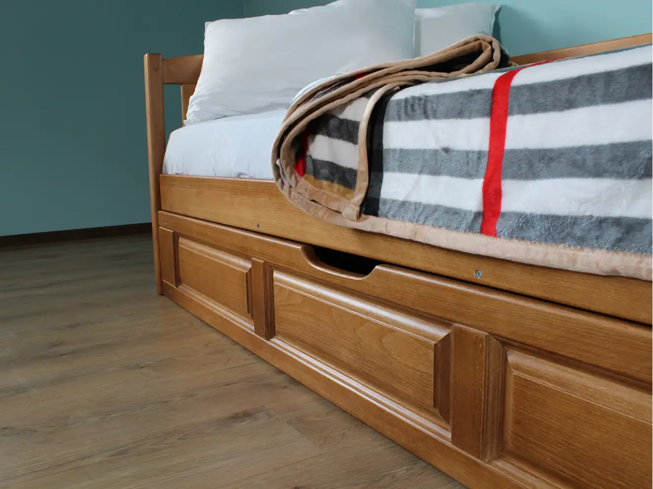 Детская кровать с дерева Немо (бук) 