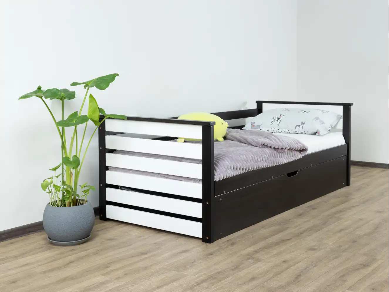 Детская кровать с дерева Телесик (бук) 