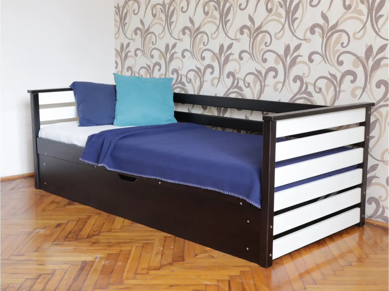 Детская кровать с дерева Телесик (бук) 