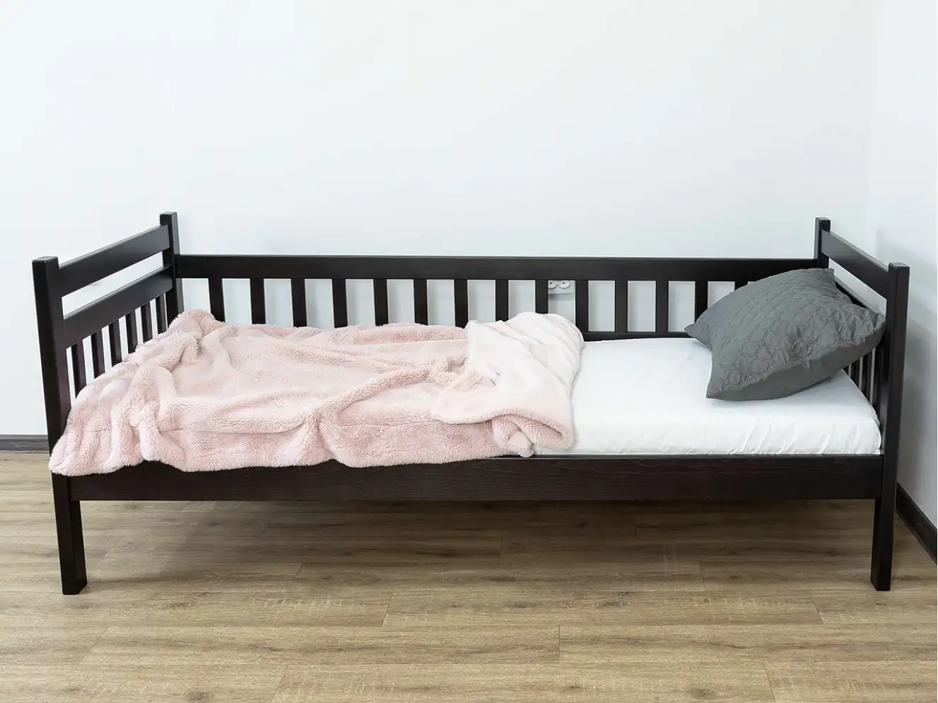 Дитяче ліжко з дерева Моллі (бук) Дитяче ліжко з дерева Моллі (бук)