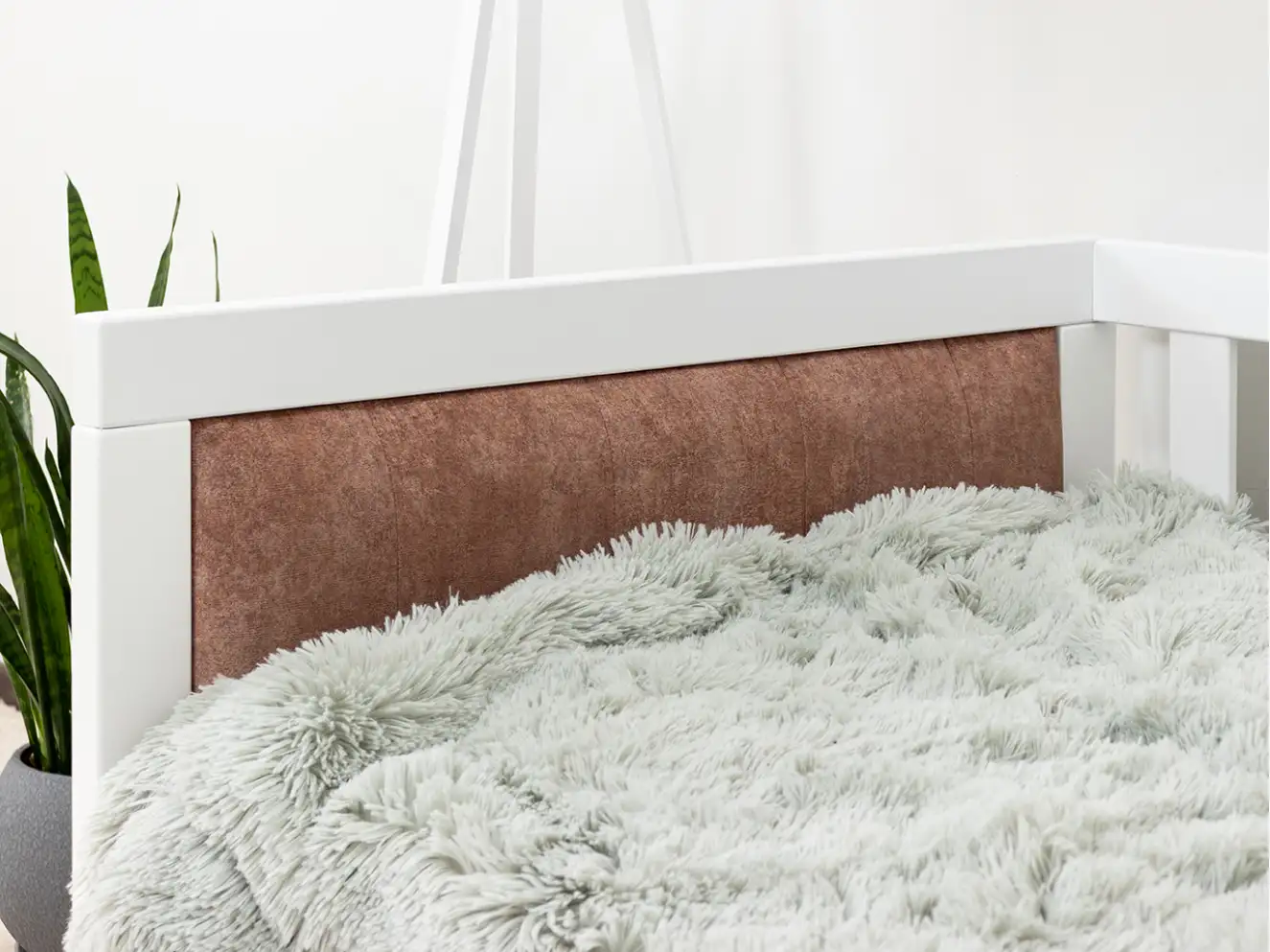 Кровать с мягкой спинкой Дори (бук) 