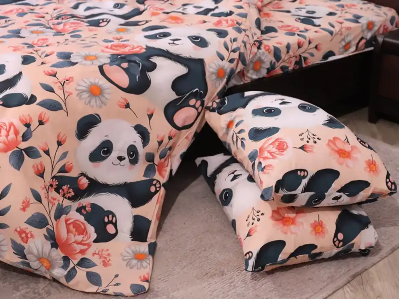 Полуторний набір постільної білизни Панди 150x220 із Бязі Gold Полуторний набір постільної білизни Панди 150x220 із Бязі Gold